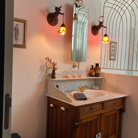 Les Reveries Bed and Breakfast