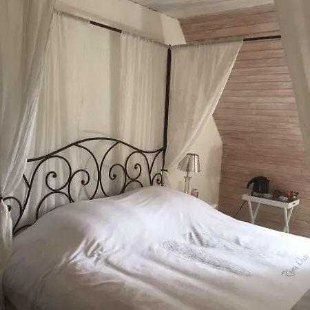 Bed and Breakfast Les Reveries 3*